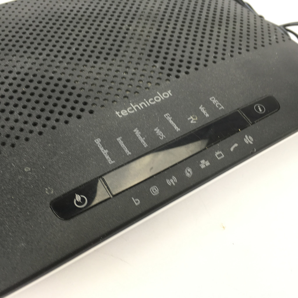 Technicolar Router TECHNICOLOR TG799TSvn v2 Router Telia – FOOTLY