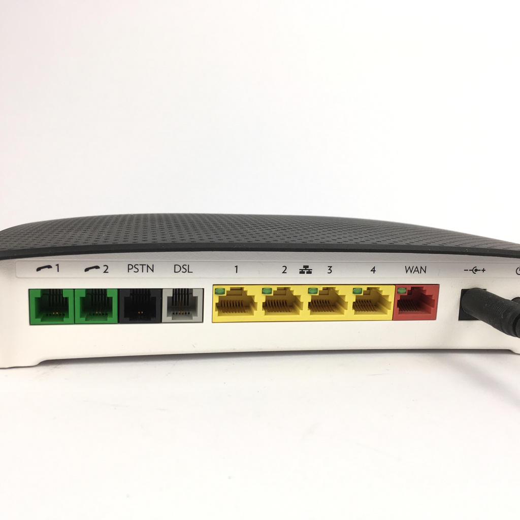 TECHNICOLOR TG799TSvn v2 Router Telia – FOOTLY