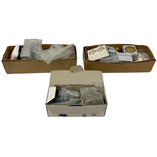 Blandat Beslag Eluttag Vägguttag Kabelklamrar Skruvar Strömbrytare Pluggs