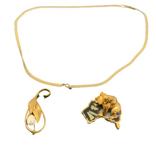 Brosch Halsband Figurin Gulmetall 3-delar Design