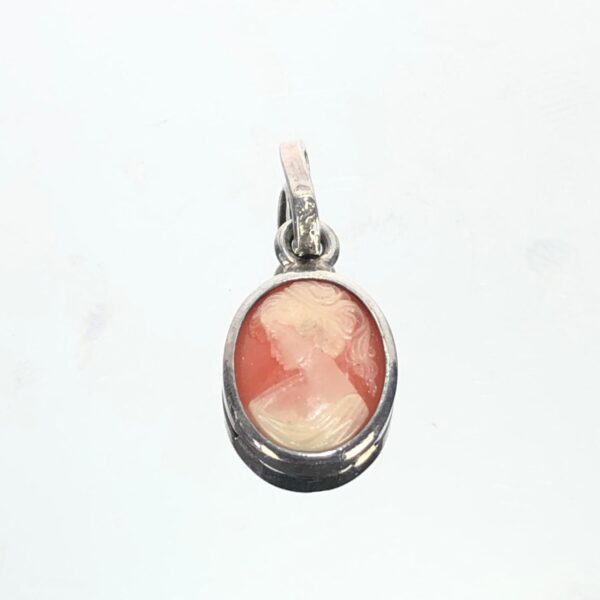 Silver hänge med amulett ca 2g 925 silver