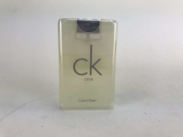 Clavin Klein One Parfym Eau De Toilette 20ml. Skick: Mycket bra. Oöppnad