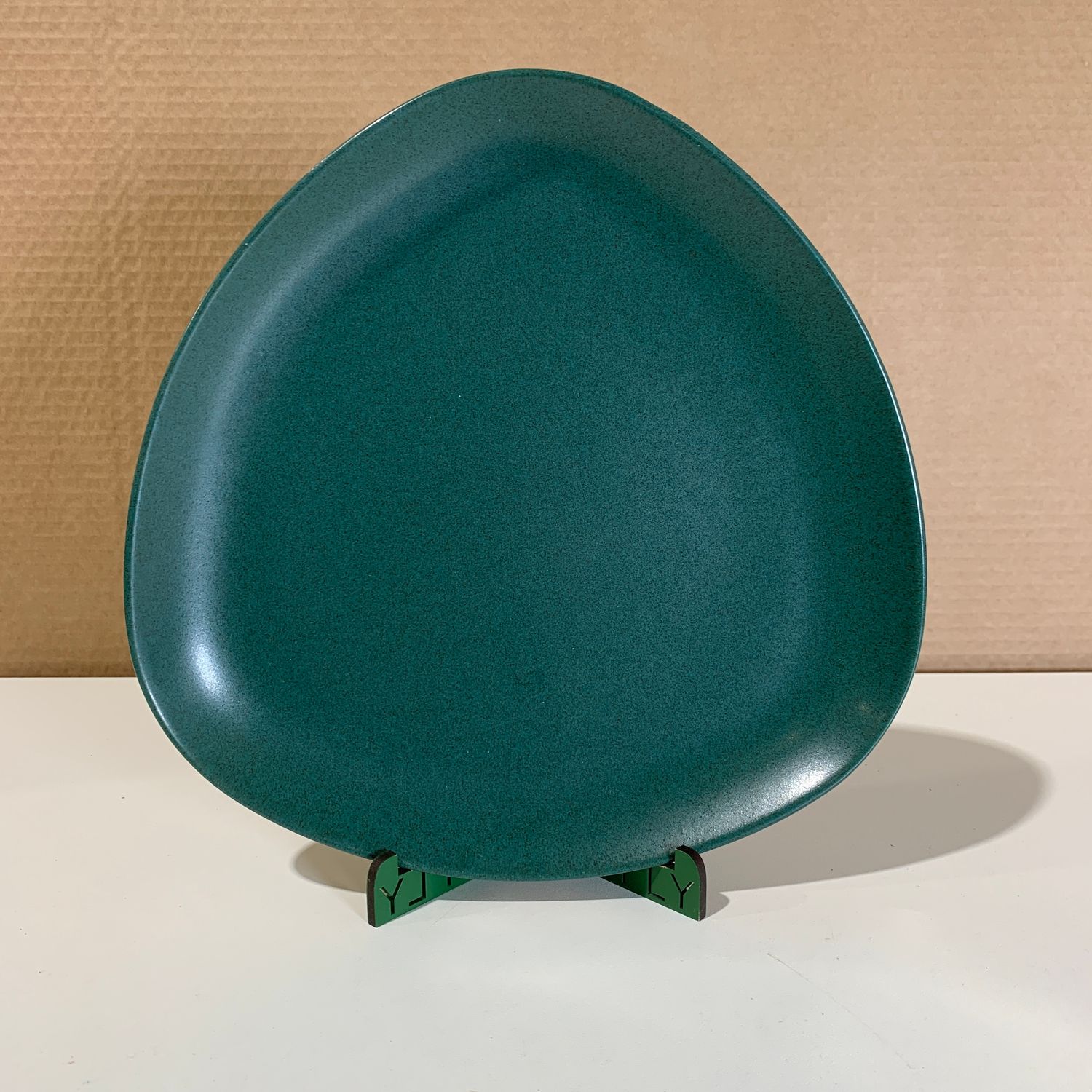 Höganäs Trekantig Tallrik 27 cm  Blå M-L. Hellgren / Collection Sweden Keramik