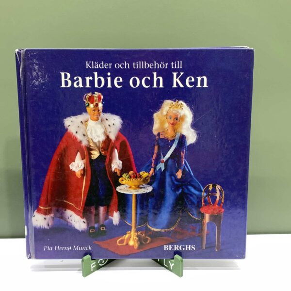 Kläder och tillbehör till Barbie och Ken Pia Munck Hernö ISBN 9789150212617