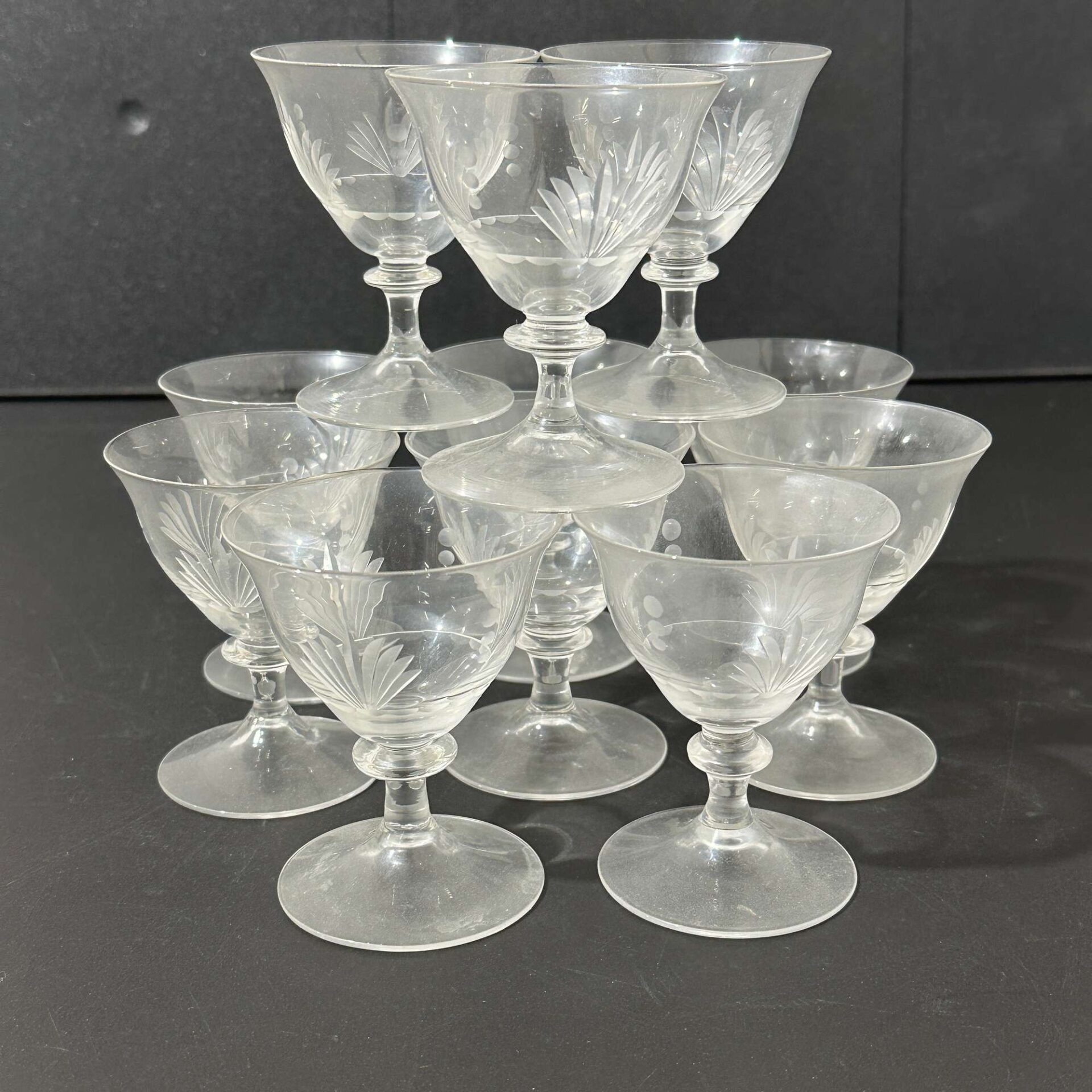 Mindre Glas på fot 11 st Etsade Vintage Glass Retro
