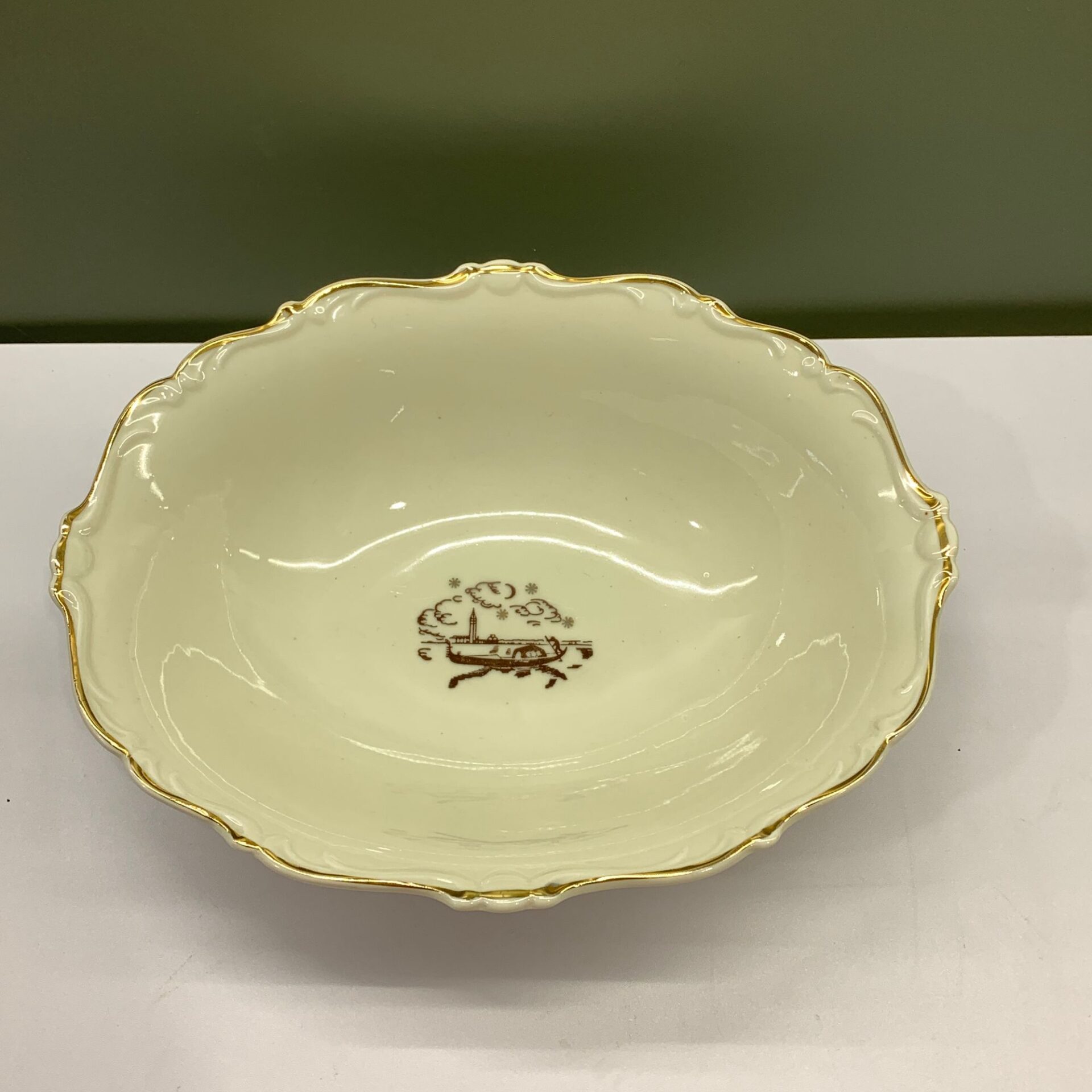 Karlskrona Porslinsfabrik Skål 27cm Beige