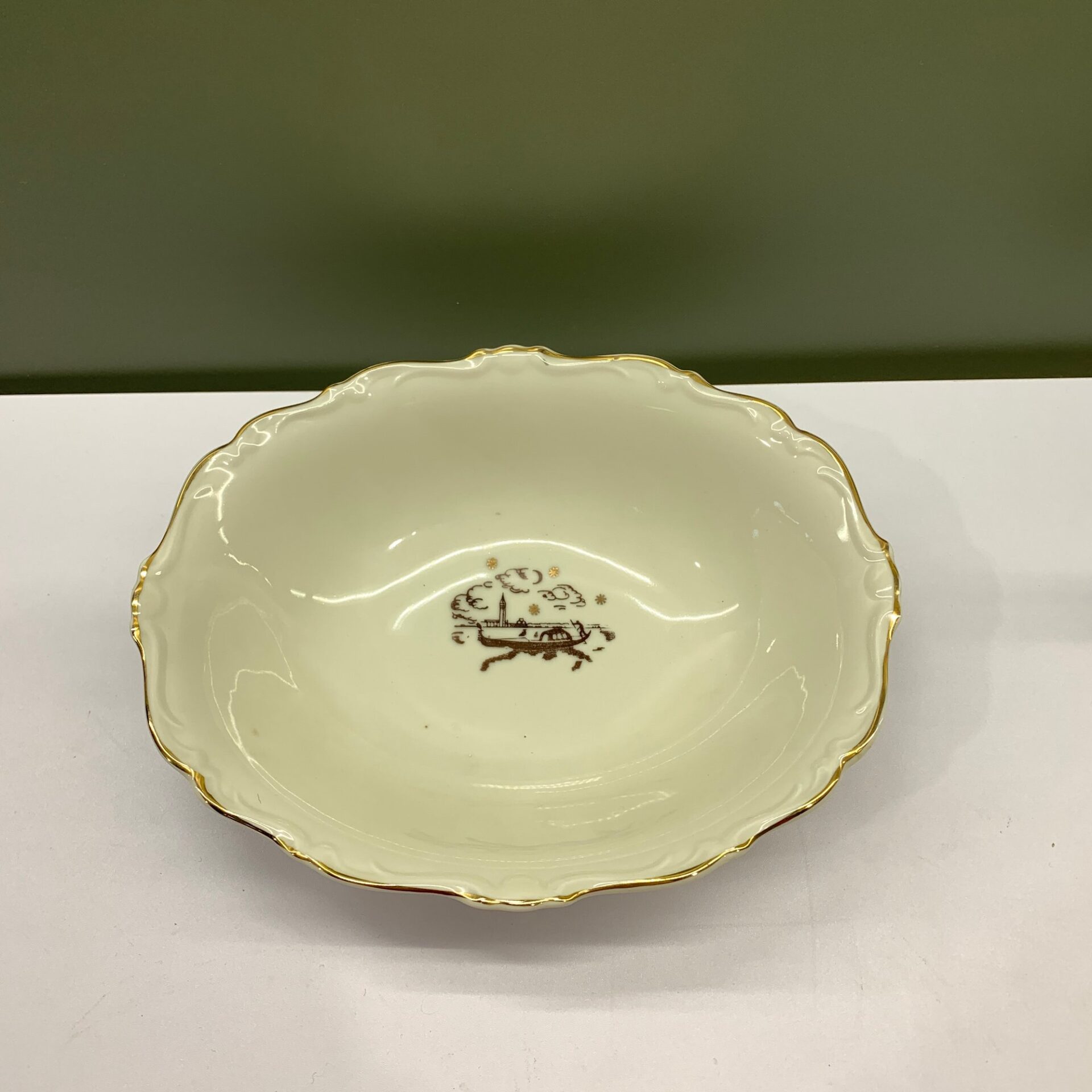 Karlskrona Porslinsfabrik Skål 24cm Beige
