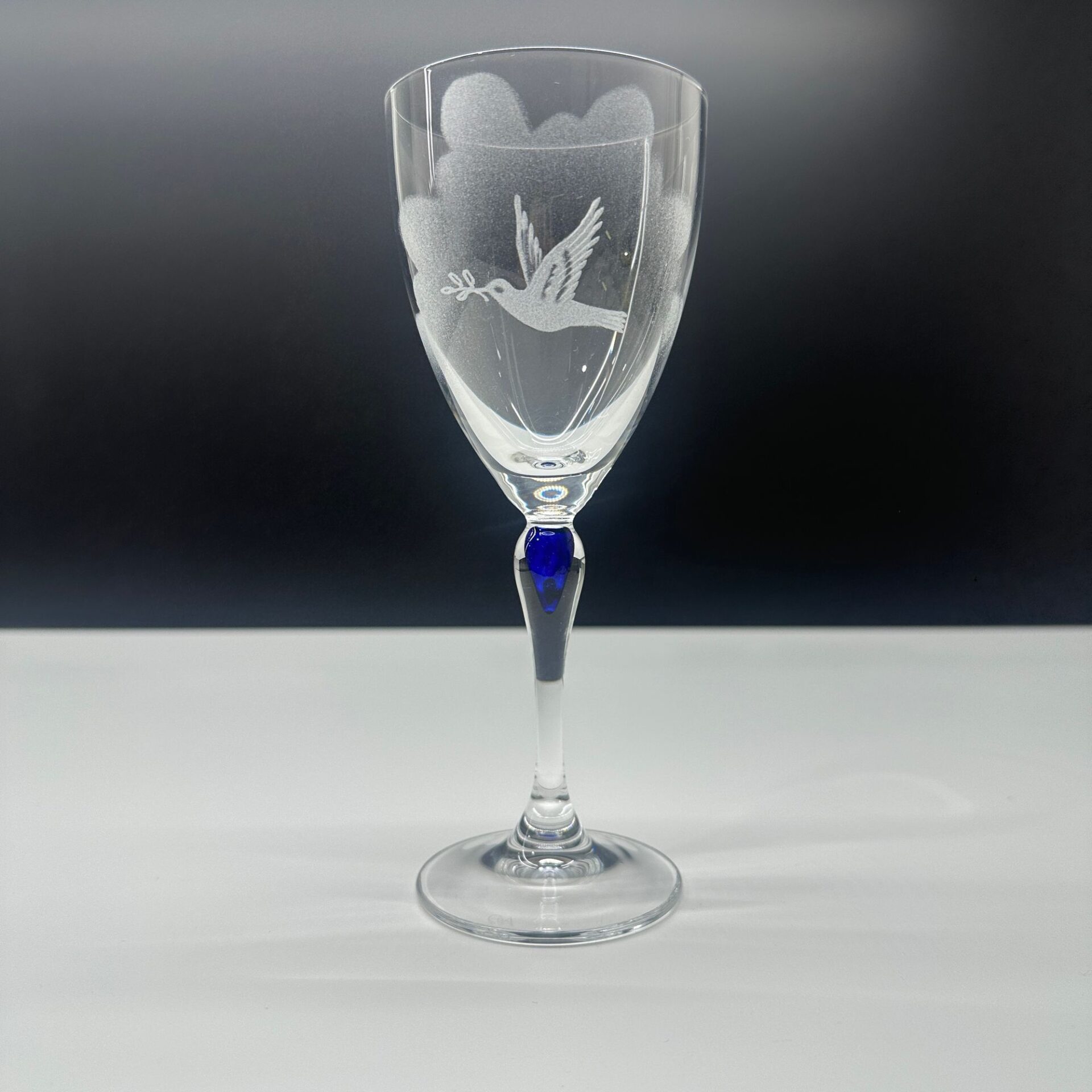Kristall Vinglas Vitvin Venise Saphir Cristal D'Arques France Graverade L.K