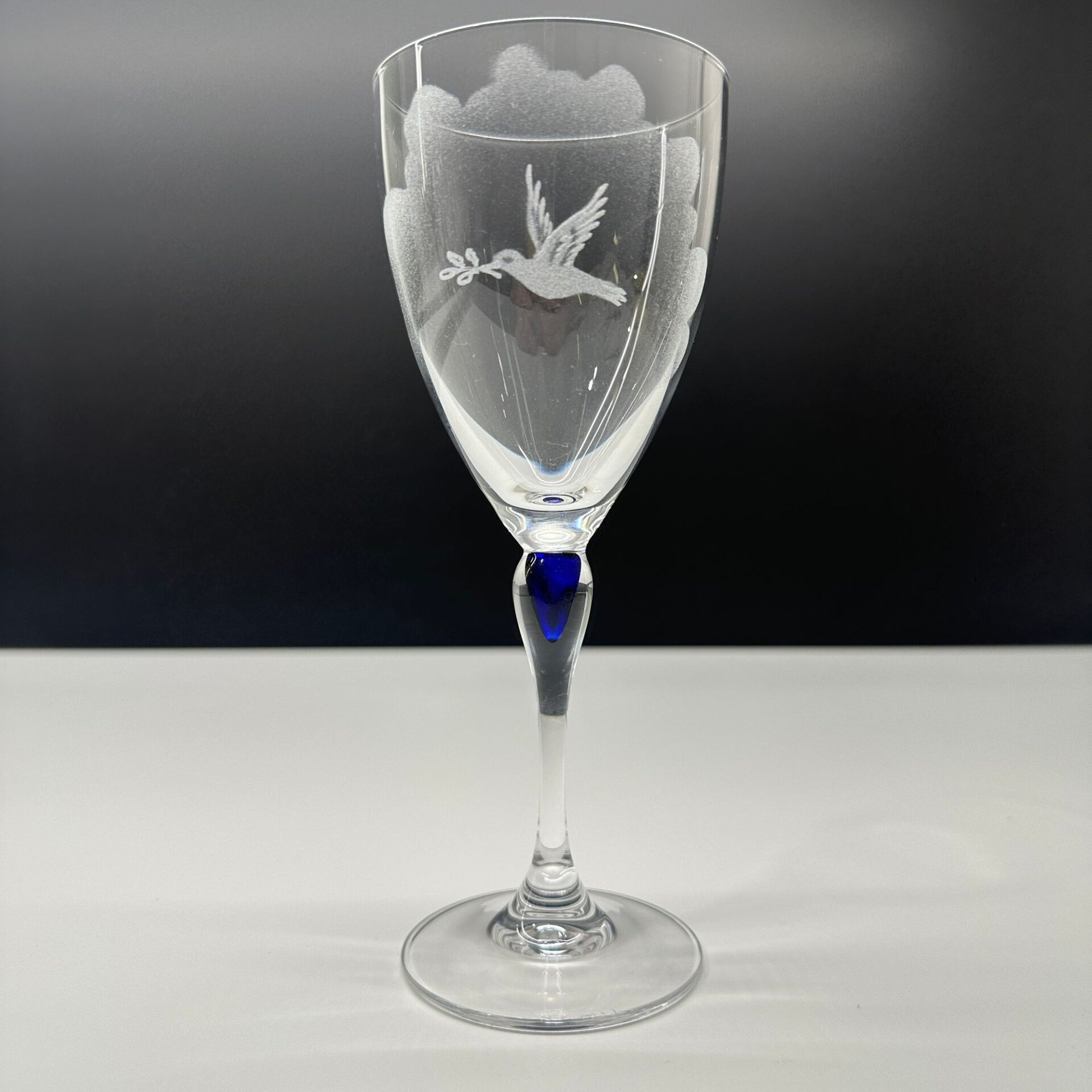 Kristall Vinglas Vitvin Venise Saphir Cristal D'Arques France Graverade L.K