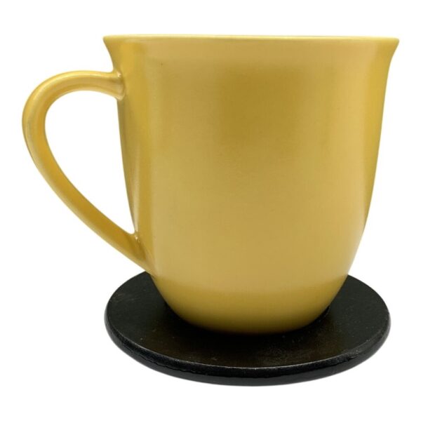Höganäs Keramik Mugg Stengods Gul Med Svart Underlägg Kopp Design