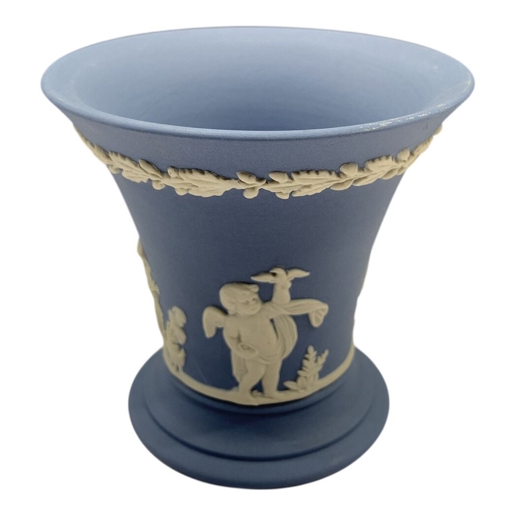 Wedgwood Vas Blå Vit Reliefornament England Klassisk Keramik Änglar