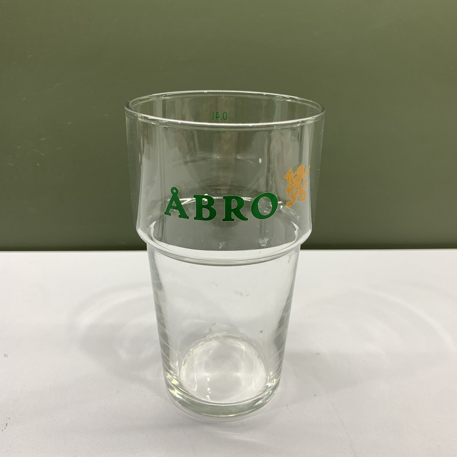 Åbro Ölglas 0,4L Glas Transparent Guldfärg Lejon Ölsejdel ARC Pubglas