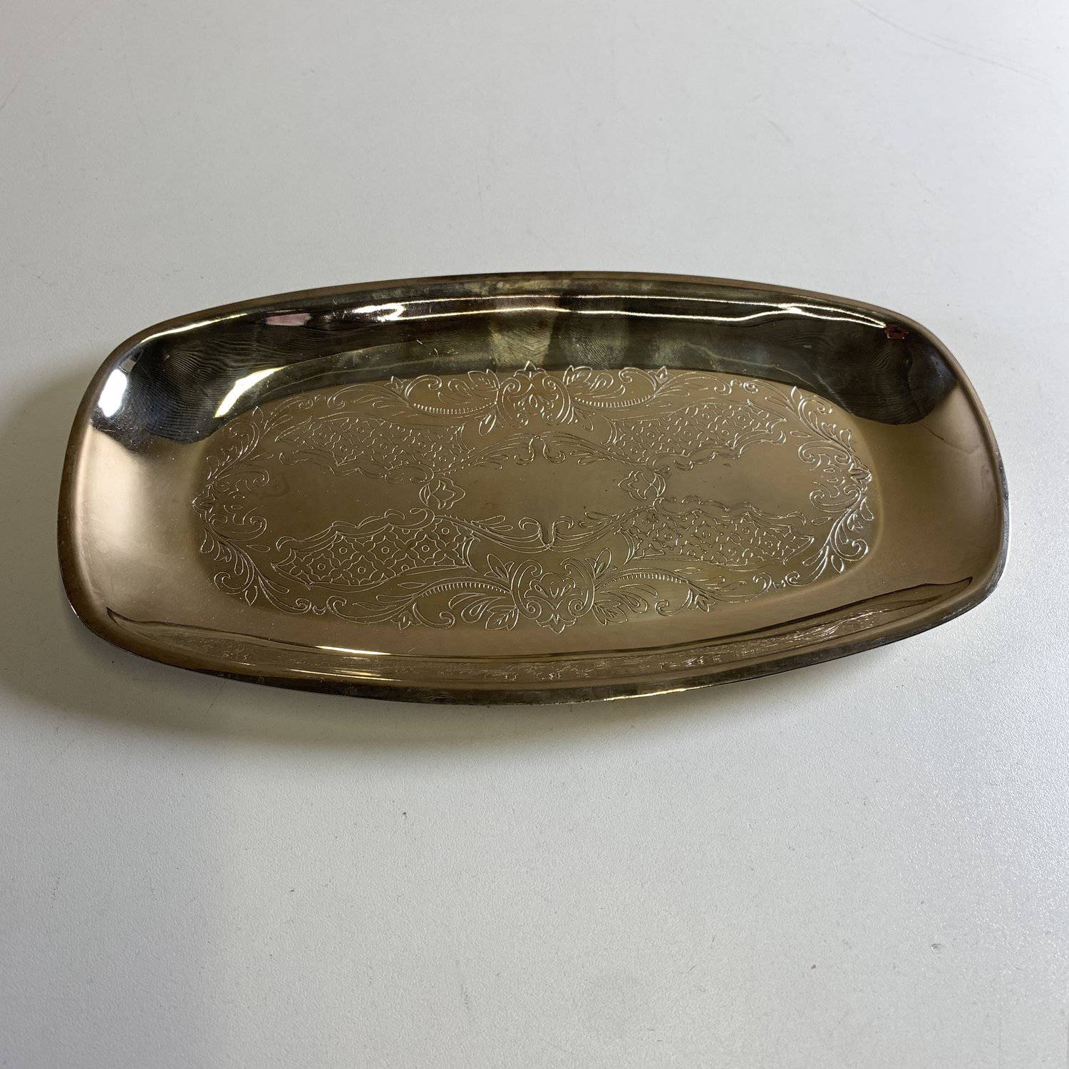 Bricka Metall Rektangulär Graverad Mönster Guld Vintage Servering