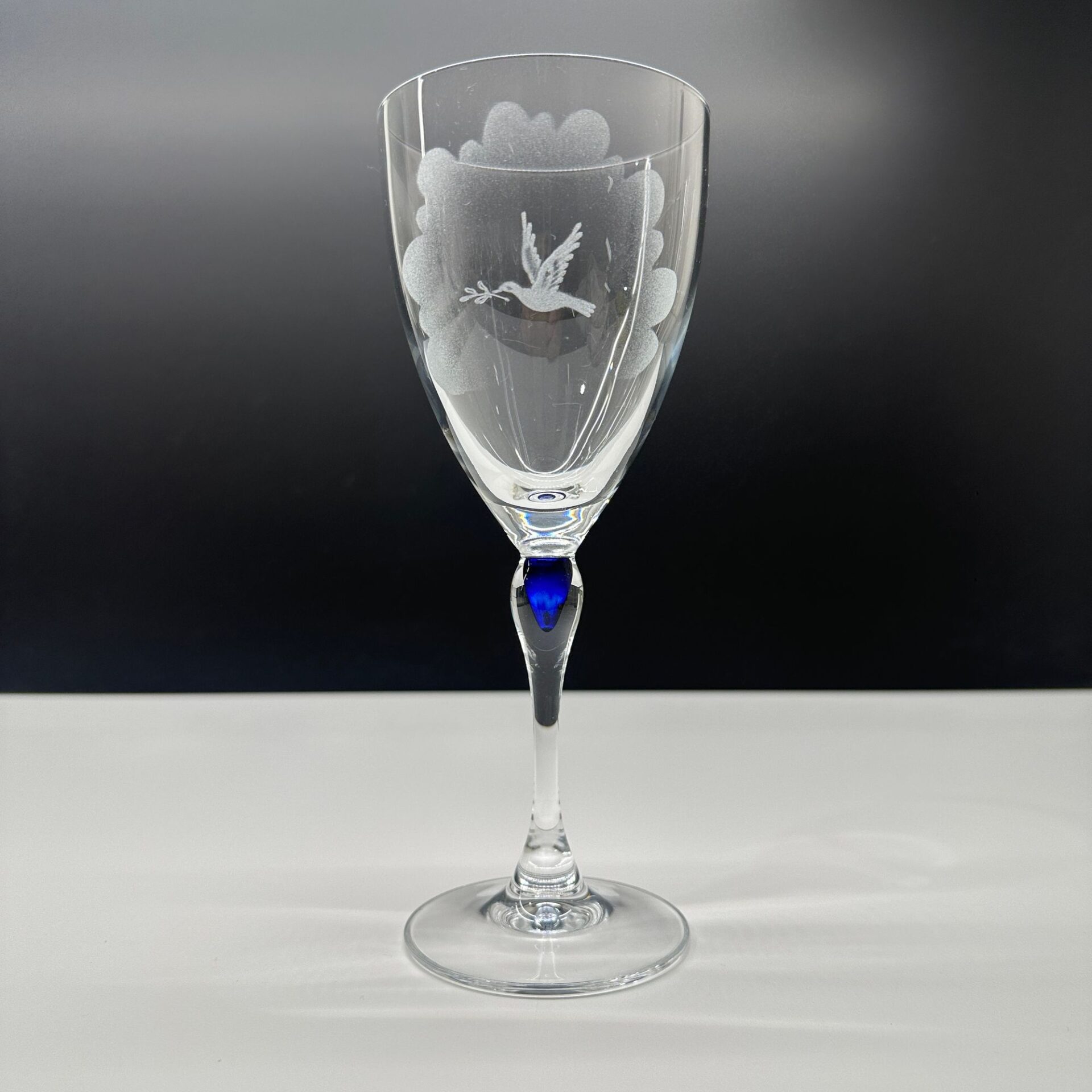 Kristall Vinglas Rödvin Venise Saphir Cristal D'Arques France Graverade L.K