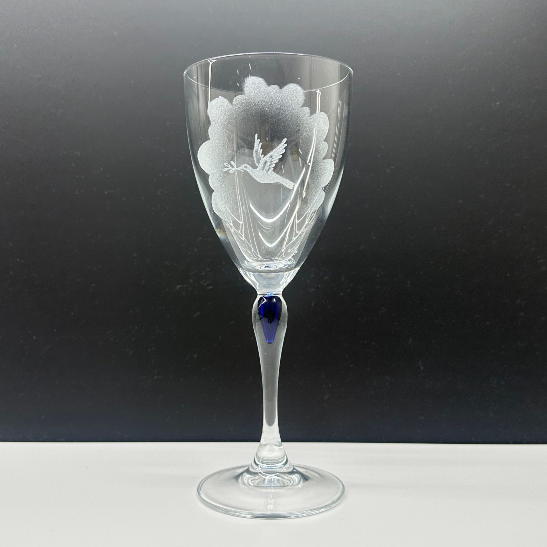 Kristall Vinglas Rödvin Venise Saphir Cristal D'Arques France Graverade L.K
