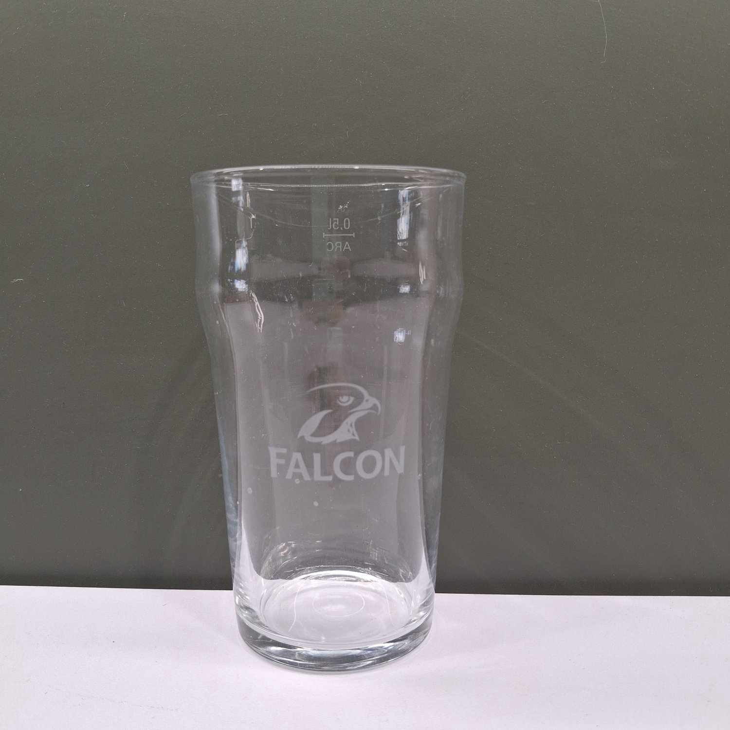 Falcon Ölglas 0,5L Glas Pintglas ARC Pubglas Klarglas Ölsejdel Öl Kopp