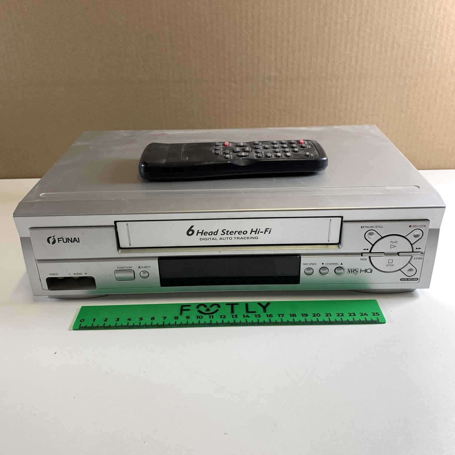 Funai 25A-750 VHS Spelare 6 Head Stereo Hi-Fi Fjärrkontroll Silver