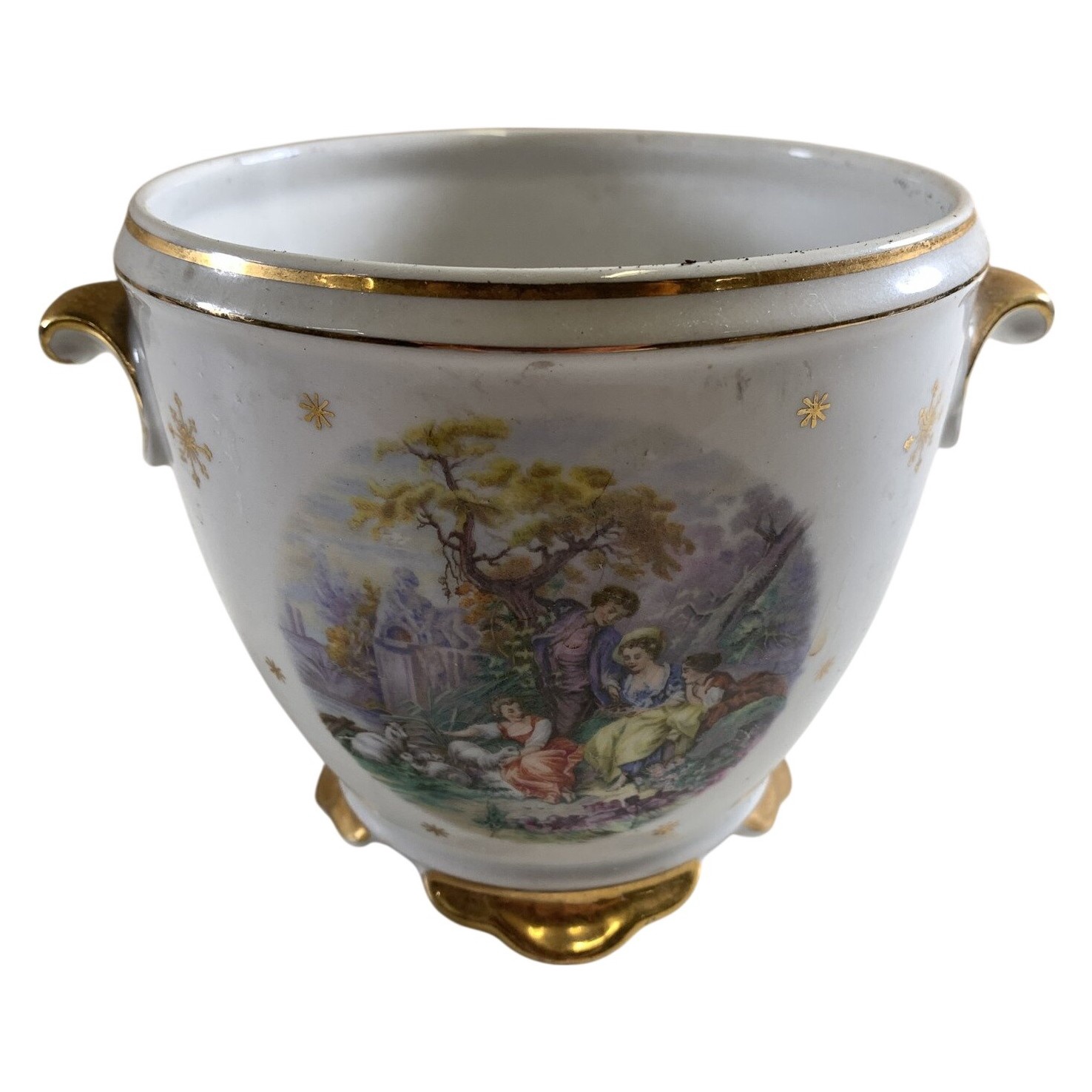 Ramona Ytterfoder Kruka Porslin Gulddekor 1900-tal Motiv Vit Fötter Handtag