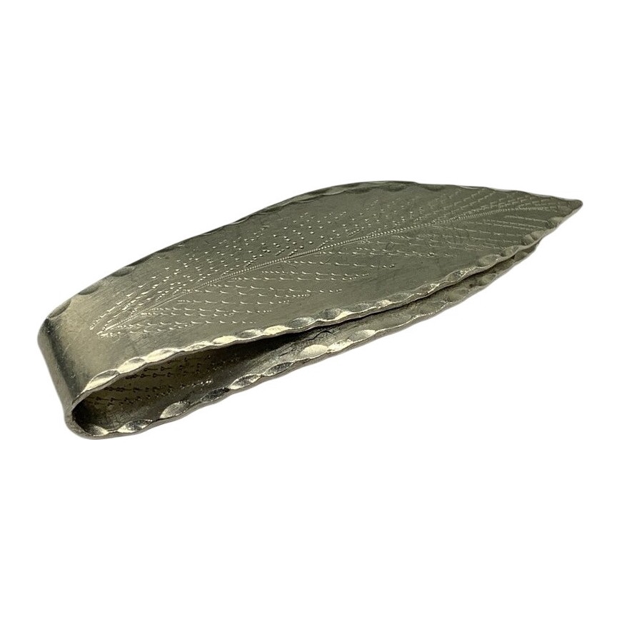Handgjord Tenn Klämma Bladformad Graverad Retro Metall Dekor Sedelklämma
