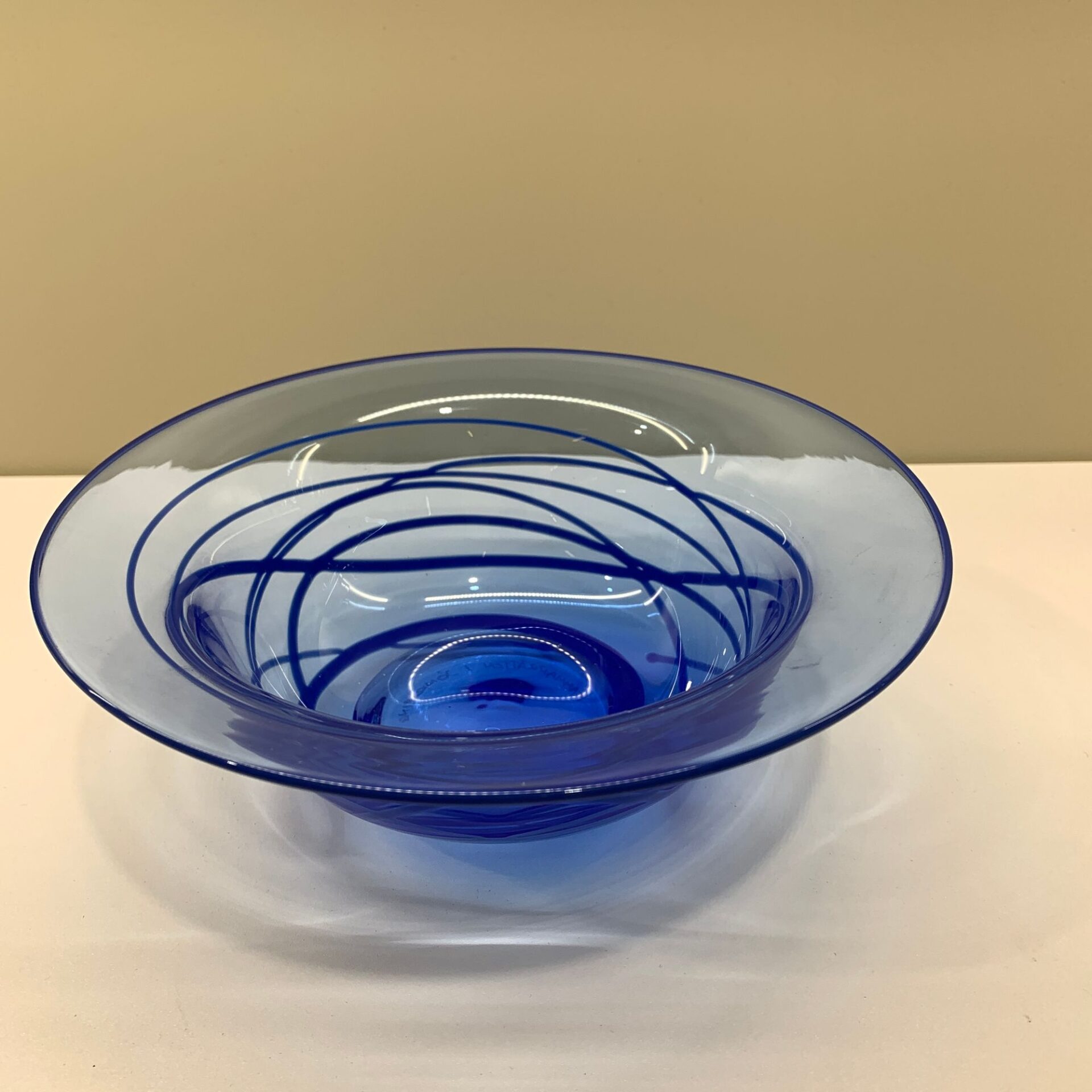 Signerad Skål 19cm Blå Glas Färgat Glas
