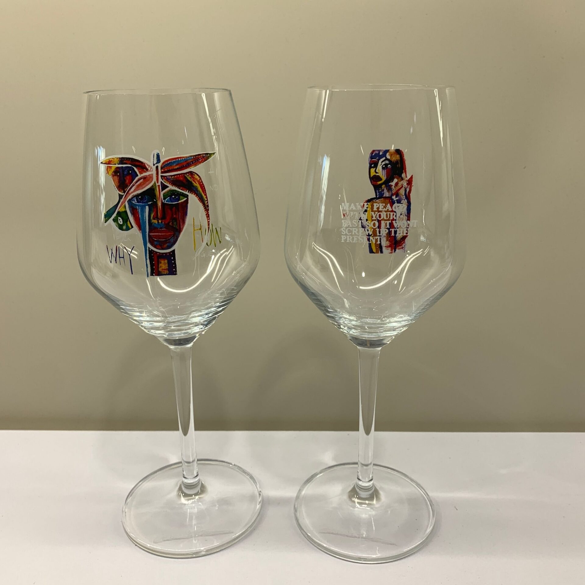 Carolina Gynning Vitvinsglas 2st Design Vinglas Butterfly Messenger Make Peace
