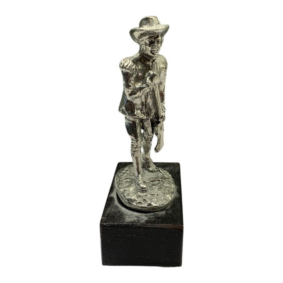 Wallbergs Tenn Statyett Tennfigur Man Hatt Träfot Dekor Skulptur