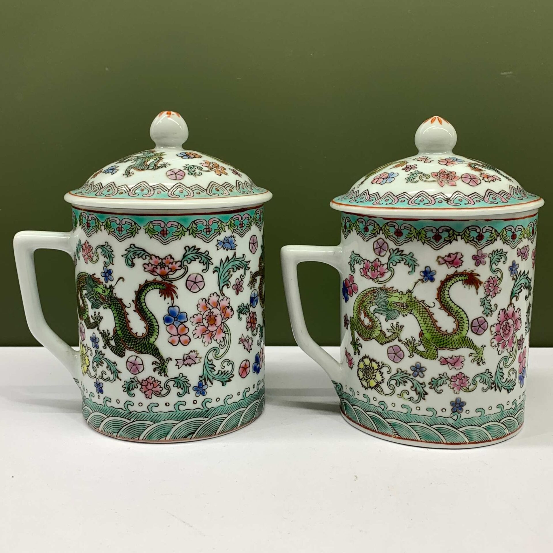 Porslinsmuggar 2st Lock Asiatiskt Drakmotiv Koppar Muggar