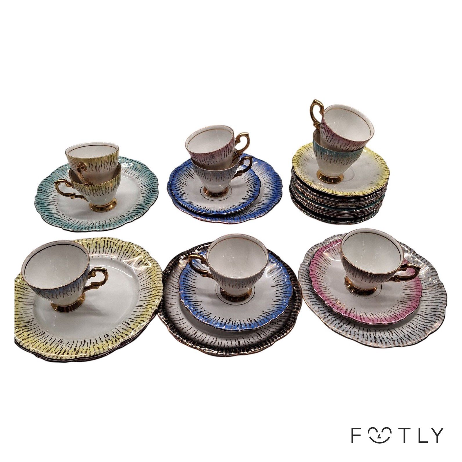 IMPORT Färgglada Kaffekoppar med Fat & Assietter Vintage Porslin Retro