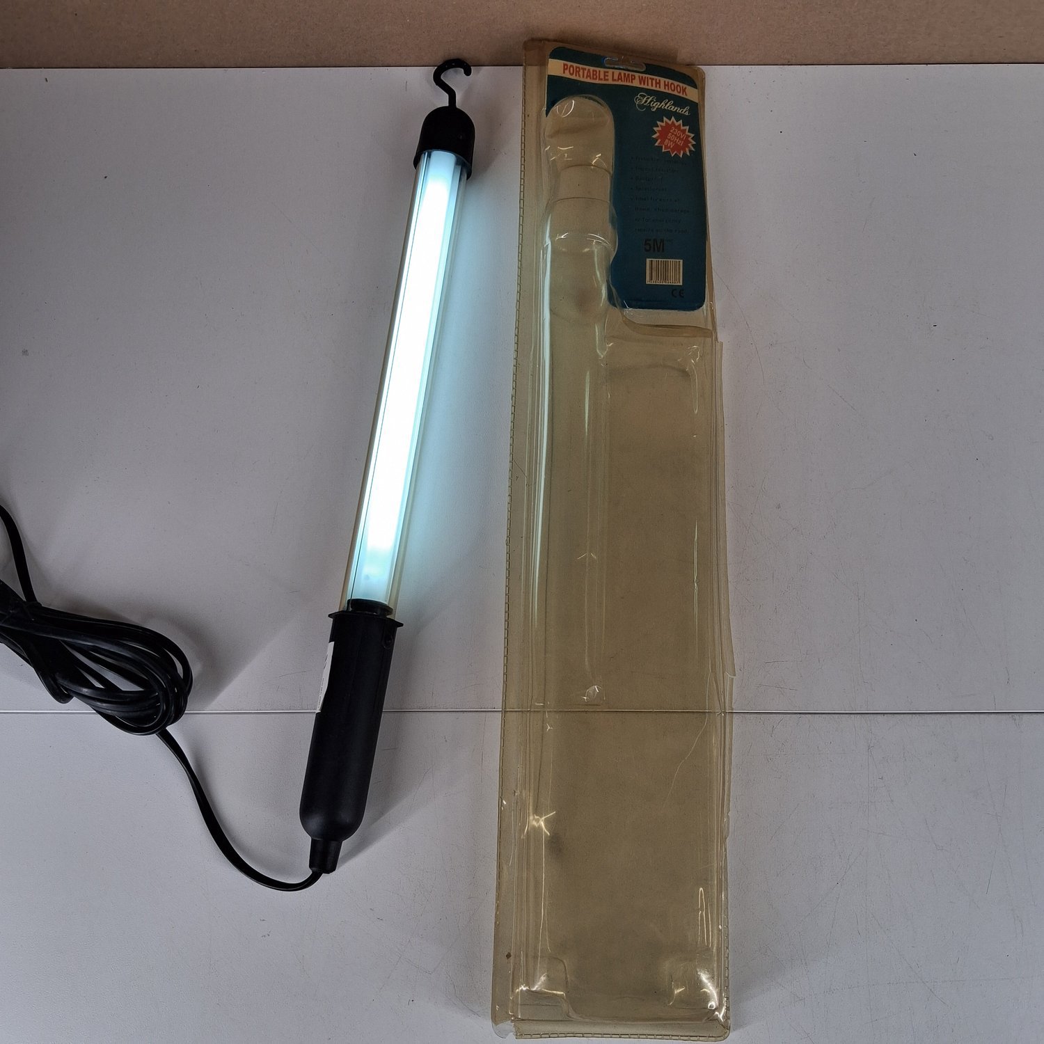 Highlands YZ204 Inspektionslampa 8W 230V 5M Kabel Arbetslampa Svart Lampa